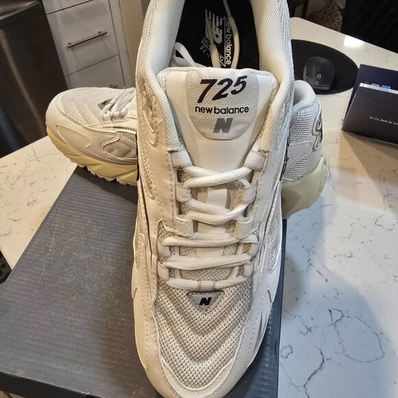 New Balance 725v1 Sea Salt Phantom Bone Mens size 11.5 Shoes Sneakers NEW - Picture 2 of 14